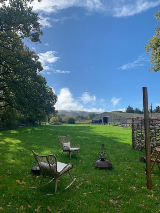 Villa Aspen Leaves: The Perfect Farm Retreat Graffham Esterno foto